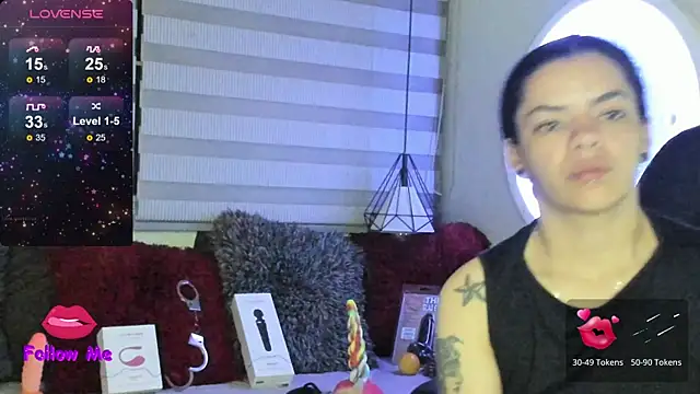 Snapshot of natasha_logan_ chatting on 05/29/26, 04:10 natasha logan online show from 05/29/26, 04:10