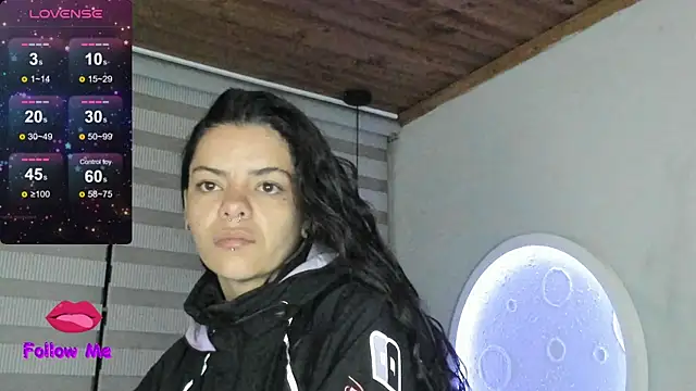 Snapshot of natasha_logan_ chatting on 06/12/26, 04:33 natasha logan online show from 06/12/26, 04:33