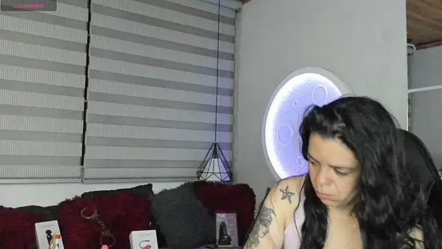 natasha logan  online show from 06/20/26, 04:04