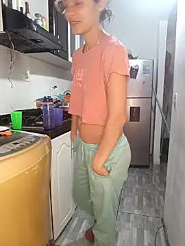 catire2323 online show from 12/21/25, 08:16