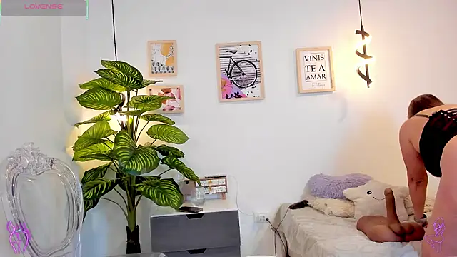 Rachel  Lang online show from 11/10/25, 09:47