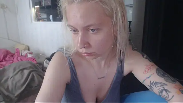 amanda kiss kiss online show from 10/15/25, 10:26