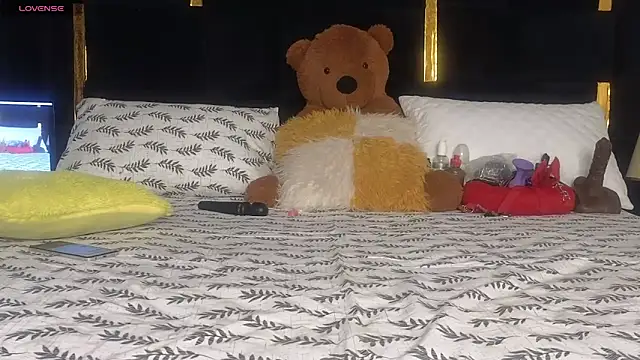 Snapshot of Sexy_sharntel chatting on 10/13/25, 11:05 Sexy sharntel online show from 10/13/25, 11:05