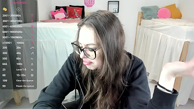 Snapshot of 18perfecttits chatting on 12/11/24, 12:02 18perfecttits online show from 12/11/24, 12:02