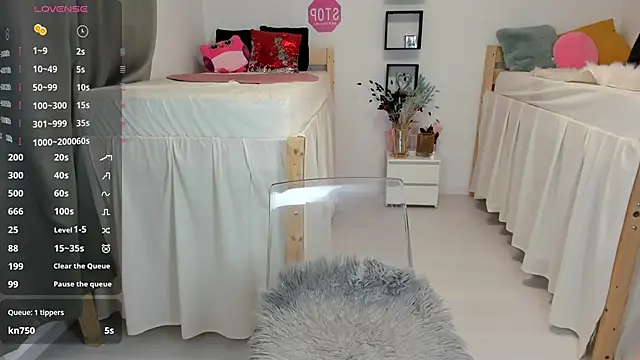 Snapshot of 18perfecttits chatting on 12/14/24, 12:23 18perfecttits online show from 12/14/24, 12:23