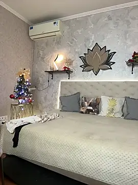 StripBianka online show from 12/18/25, 06:19