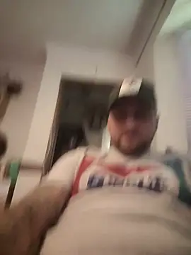 Snapshot of SmallDick___ chatting on 12/17/25, 09:59 SmallDick online show from 12/17/25, 09:59