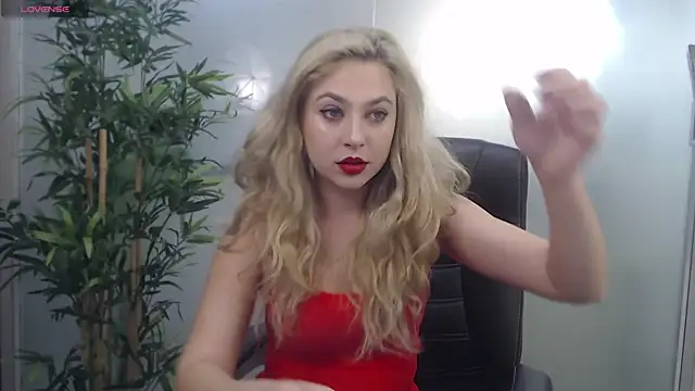 Snapshot of AvaBlue_ chatting on 12/02/24, 07:14 AvaBlue online show from 12/02/24, 07:14