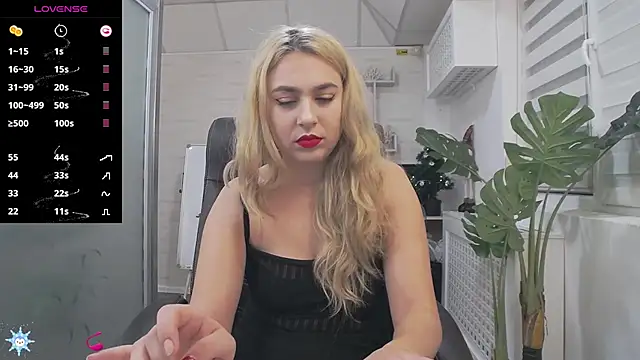 Snapshot of AvaBlue_ chatting on 12/10/24, 07:37 AvaBlue online show from 12/10/24, 07:37