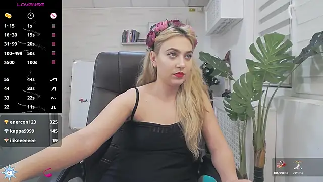 Snapshot of AvaBlue_ chatting on 12/10/24, 10:38 AvaBlue online show from 12/10/24, 10:38