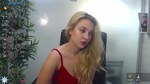 Snapshot of AvaBlue_ chatting on 01/14/25, 03:53 AvaBlue online show from 01/14/25, 03:53