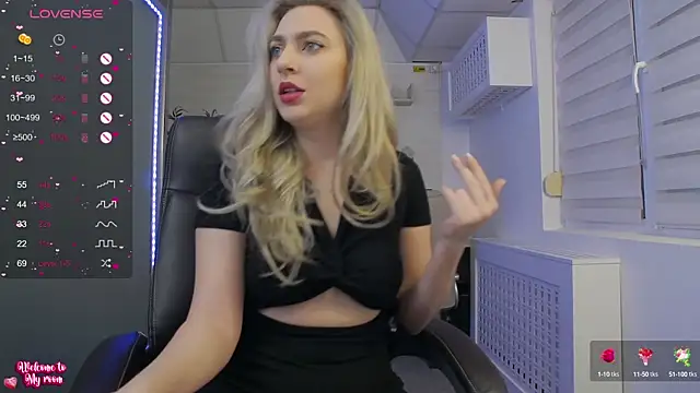 Snapshot of AvaBlue_ chatting on 02/08/25, 04:03 AvaBlue online show from 02/08/25, 04:03