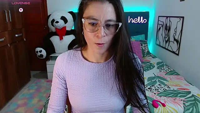 Snapshot of antonella_sweet33 chatting on 01/16/26, 08:35 antonella sweet33 online show from 01/16/26, 08:35