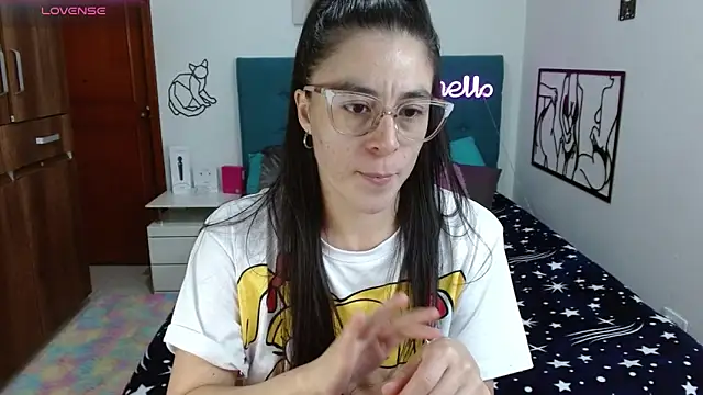 Snapshot of antonella_sweet33 chatting on 02/19/26, 09:44 antonella sweet33 online show from 02/19/26, 09:44