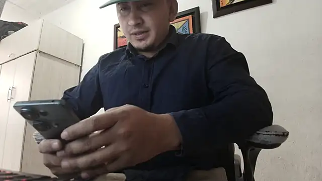 Snapshot of myke_andrade chatting on 10/03/25, 08:39 myke andrade online show from 10/03/25, 08:39