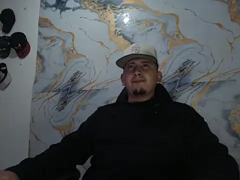 Snapshot of myke_andrade chatting on 03/05/26, 03:35 myke andrade online show from 03/05/26, 03:35
