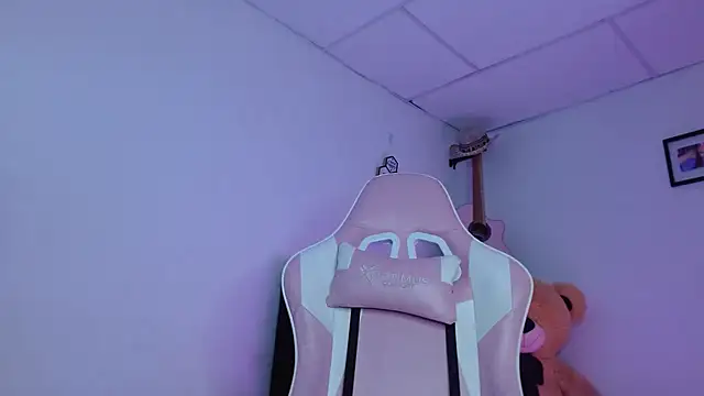 Dakota bumm online show from 10/24/25, 08:05