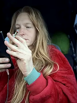 GoldenFlameGoddess online show from 12/04/25, 03:10