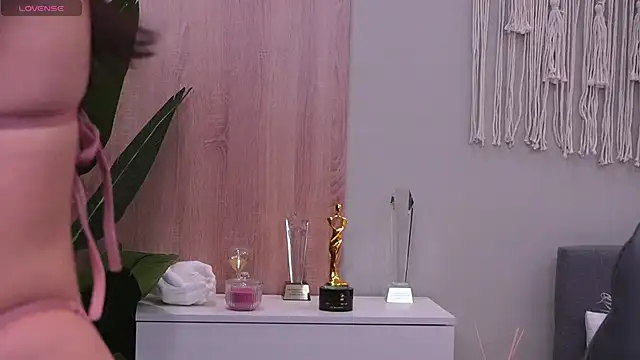 Snapshot of Molly_Jons chatting on 10/05/25, 01:04 Molly Jons online show from 10/05/25, 01:04