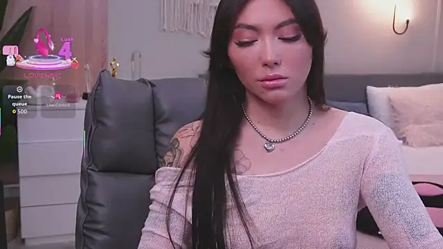 Snapshot of Molly_Jons chatting on 12/03/25, 01:24 Molly Jons online show from 12/03/25, 01:24