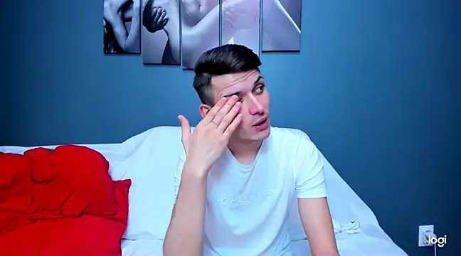 Snapshot of andboyfor6 chatting on 12/22/24, 03:44 andboyfor6 online show from 12/22/24, 03:44