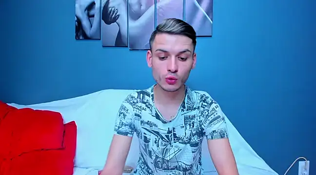 Snapshot of andboyfor6 chatting on 01/29/25, 03:44 andboyfor6 online show from 01/29/25, 03:44