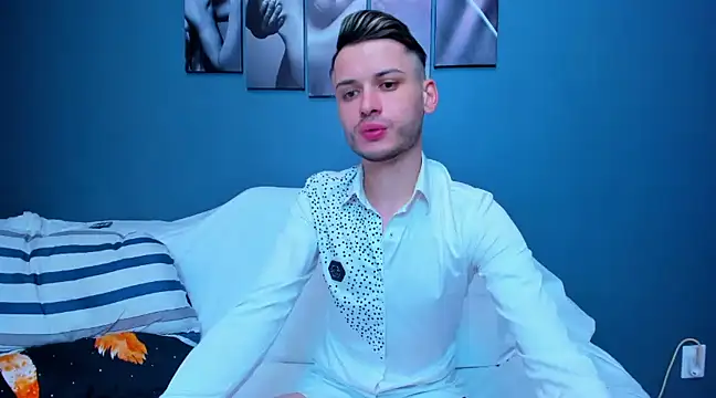 Snapshot of andboyfor6 chatting on 02/20/25, 06:17 andboyfor6 online show from 02/20/25, 06:17