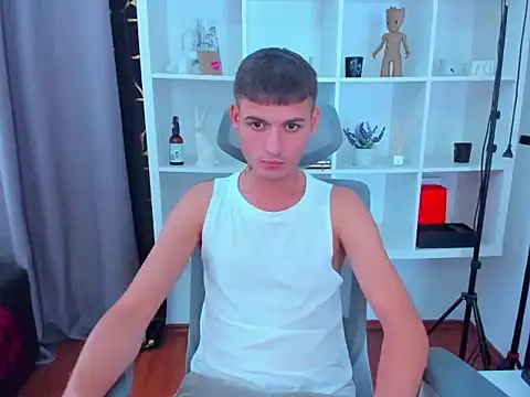 Snapshot of andboyfor6 chatting on 09/11/25, 01:33 andboyfor6 online show from 09/11/25, 01:33