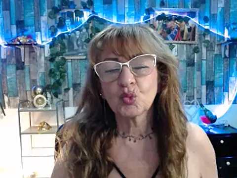 Snapshot of KarimaSarabe chatting on 03/04/25, 08:05 KarimaSarabe online show from 03/04/25, 08:05