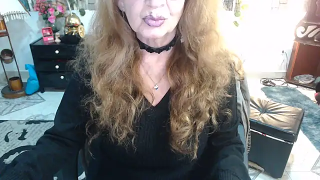 Snapshot of KarimaSarabe chatting on 09/22/25, 09:50 KarimaSarabe online show from 09/22/25, 09:50