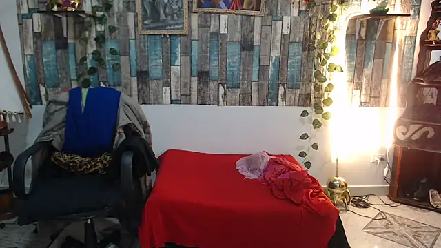 Snapshot of KarimaSarabe chatting on 10/04/25, 09:02 KarimaSarabe online show from 10/04/25, 09:02