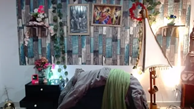 Snapshot of KarimaSarabe chatting on 10/27/25, 09:08 KarimaSarabe online show from 10/27/25, 09:08