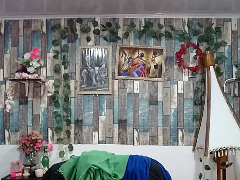 Snapshot of KarimaSarabe chatting on 10/31/25, 10:55 KarimaSarabe online show from 10/31/25, 10:55