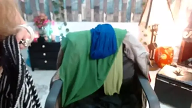 Snapshot of KarimaSarabe chatting on 11/04/25, 09:36 KarimaSarabe online show from 11/04/25, 09:36