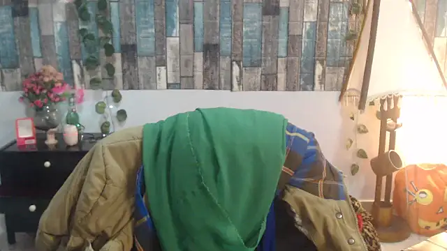 Snapshot of KarimaSarabe chatting on 11/10/25, 10:31 KarimaSarabe online show from 11/10/25, 10:31