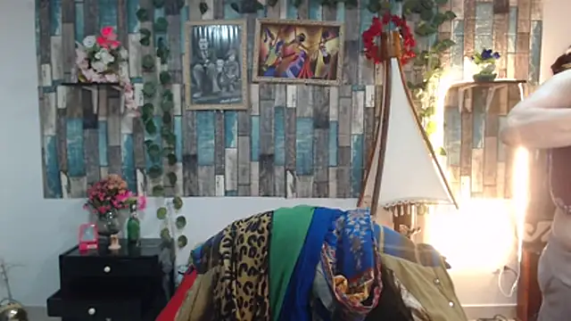 Snapshot of KarimaSarabe chatting on 11/15/25, 09:00 KarimaSarabe online show from 11/15/25, 09:00