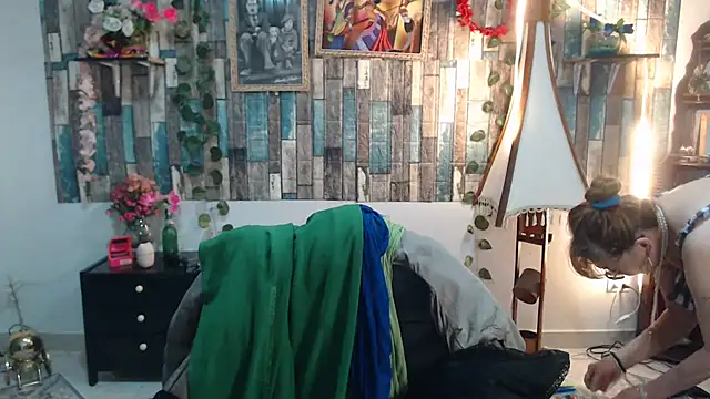 Snapshot of KarimaSarabe chatting on 11/21/25, 08:40 KarimaSarabe online show from 11/21/25, 08:40