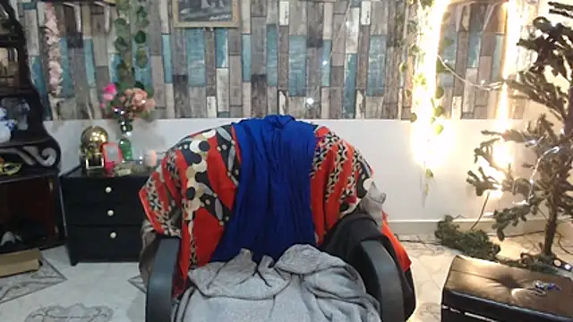 Snapshot of KarimaSarabe chatting on 12/02/25, 10:05 KarimaSarabe online show from 12/02/25, 10:05