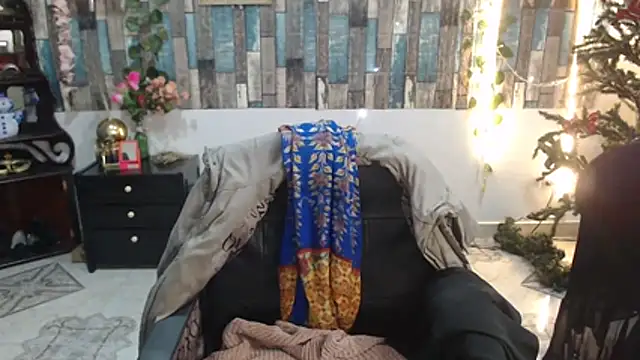 Snapshot of KarimaSarabe chatting on 12/04/25, 09:23 KarimaSarabe online show from 12/04/25, 09:23