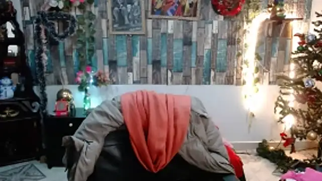 Snapshot of KarimaSarabe chatting on 12/15/25, 08:35 KarimaSarabe online show from 12/15/25, 08:35