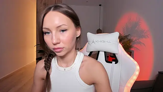 LilyRaisa online show from 01/18/26, 04:16