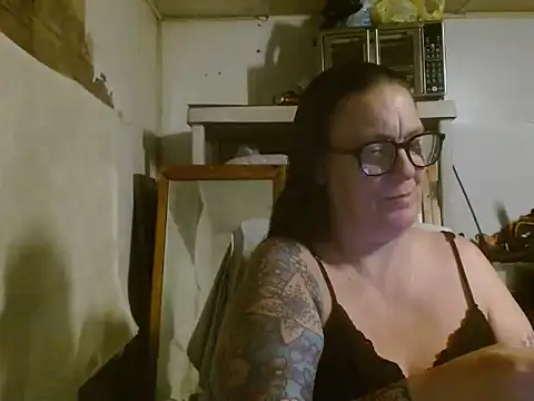 Snapshot of SimoneMoore chatting on 03/24/26, 03:33 SimoneMoore online show from 03/24/26, 03:33