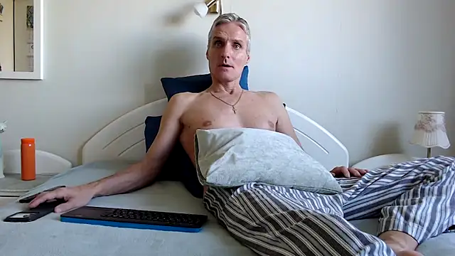 StrongBill online show from 10/11/25, 06:45