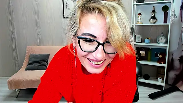 Cassandra Hotty online show from 02/07/25, 11:01