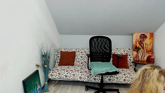 Cassandra Hotty online show from 02/28/25, 04:43