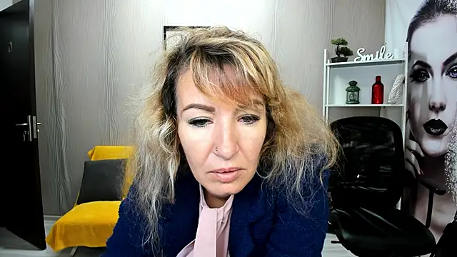 Cassandra Hotty online show from 10/08/25, 02:42