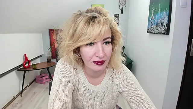 Snapshot of Cassandra_Hotty chatting on 03/07/26, 04:20 Cassandra Hotty online show from 03/07/26, 04:20