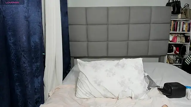 Snapshot of suhaila_suus chatting on 11/23/25, 11:48 suhaila suus online show from 11/23/25, 11:48