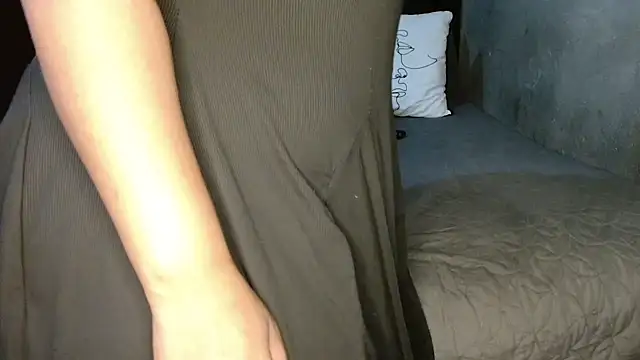 Snapshot of CURVEYDOLLXX chatting on 04/10/26, 07:57 CURVEYDOLLXX online show from 04/10/26, 07:57