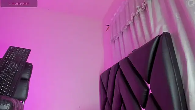 stephany doll  online show from 03/04/26, 04:07